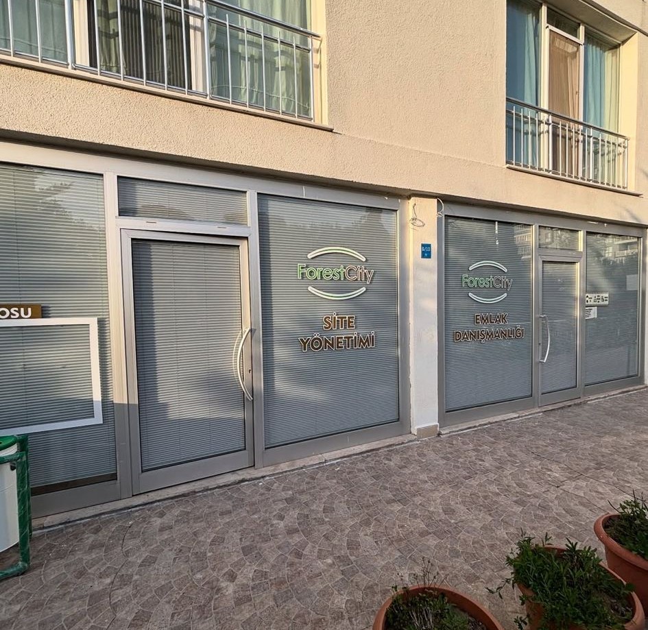 Forest City Yönetim Binası